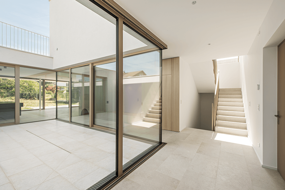Minimalistisches Haus vom Architekten für das Wohnen mit Tieren