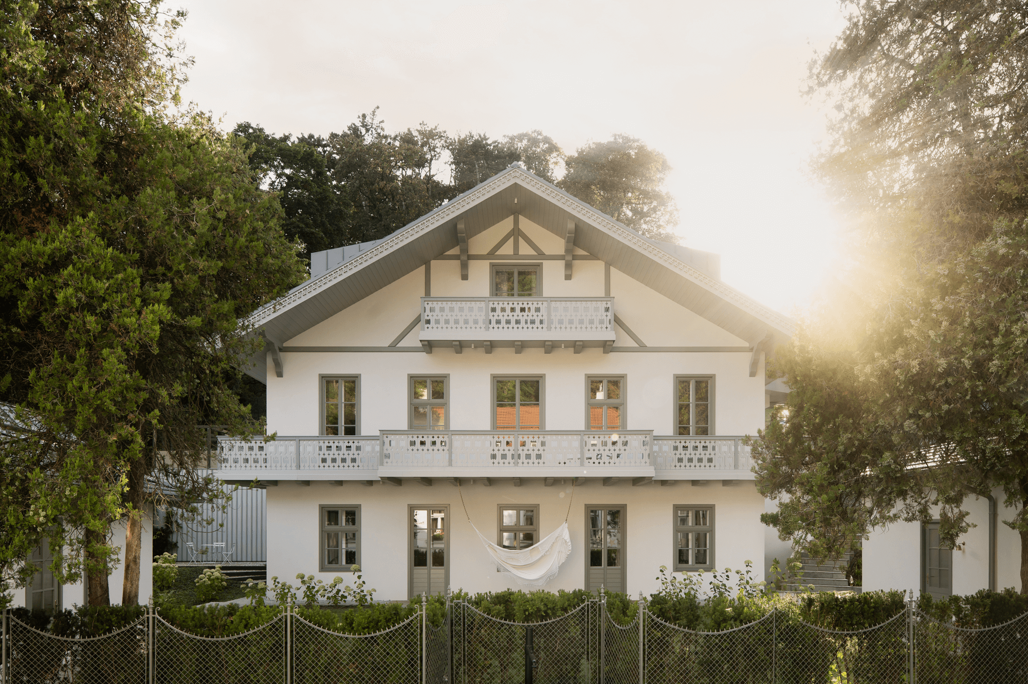 Frontansicht des ehemaligen Jagdhauses